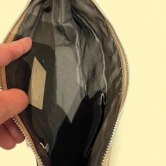 Coach - Picture 6 of 11